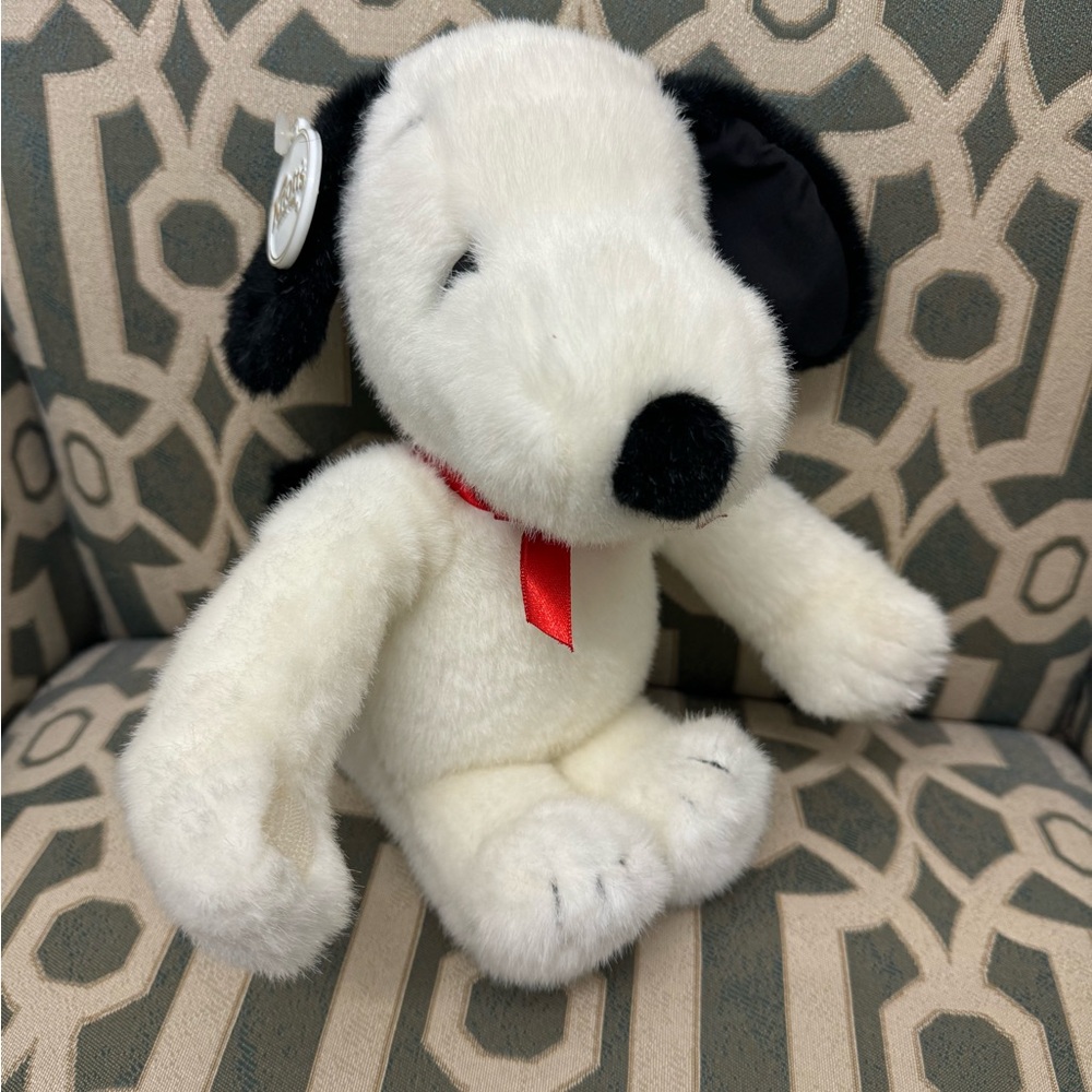 Knott's Berry Farm Dog Snoopy Cedar Fair Beagle Peanuts Plush 12”